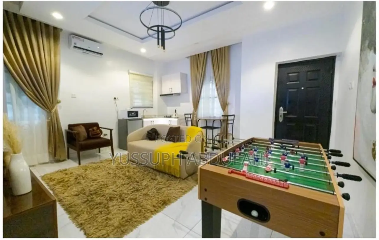 1 Bedroom Surulere in Adelabu
