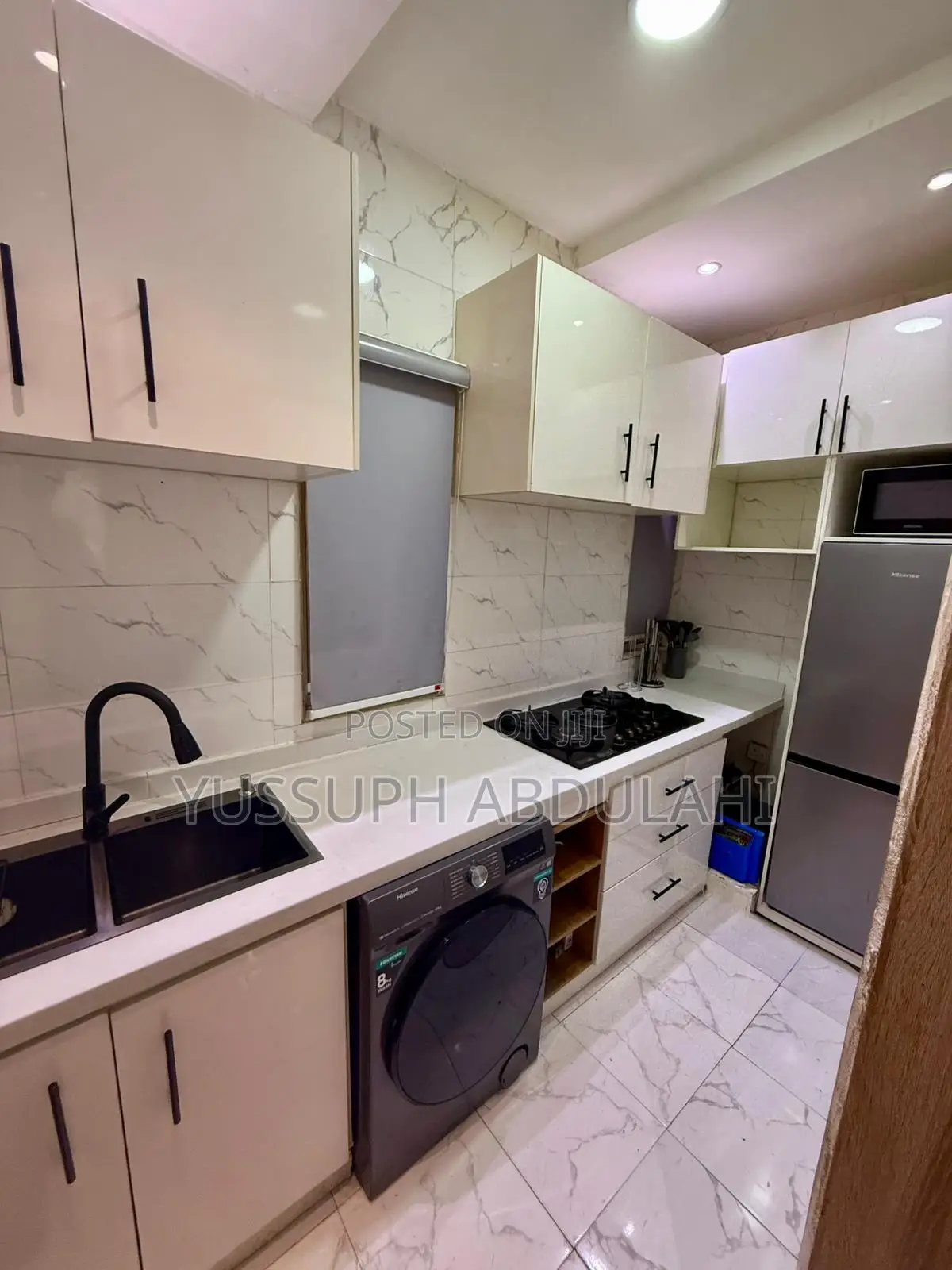 2 Bedrooms Yaba Alagomeji in Alagomeji
