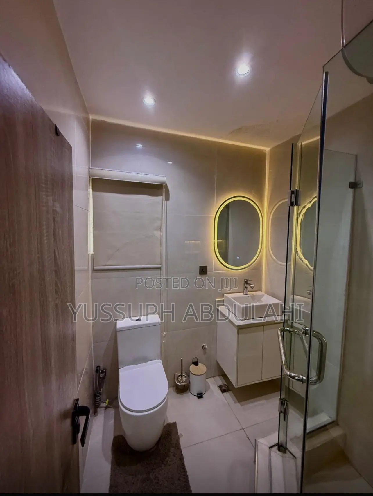 2 Bedrooms Yaba Alagomeji in Alagomeji