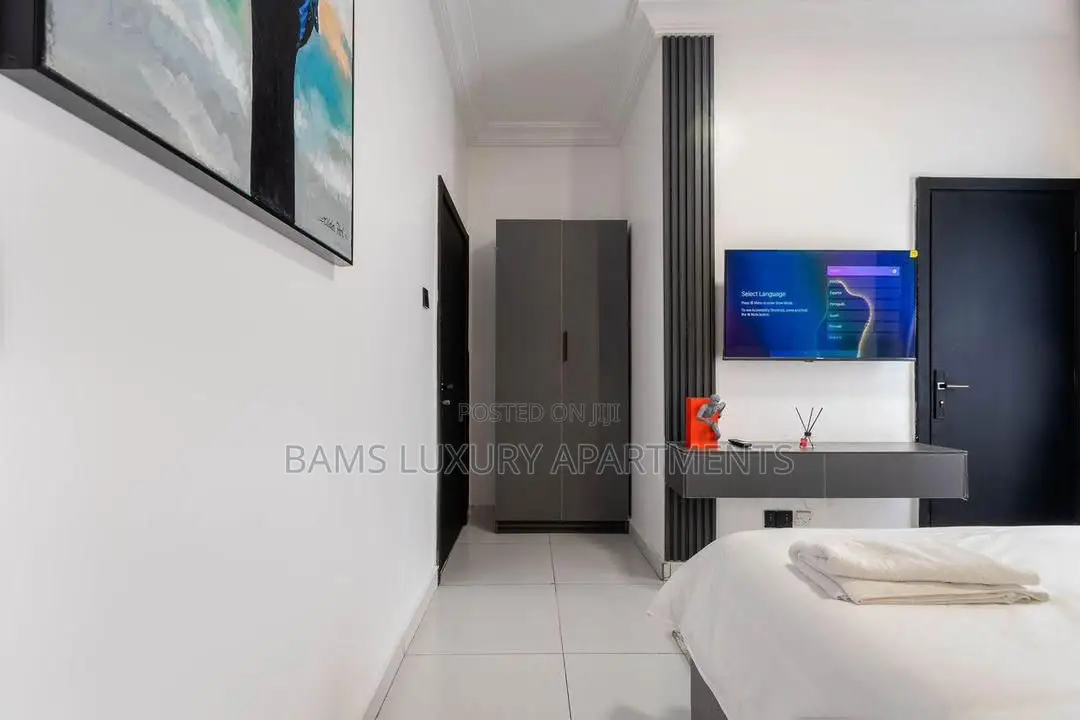 Affordable Short Stay 2 Beds at Lekki Phase 1 in Lekki Phase 1