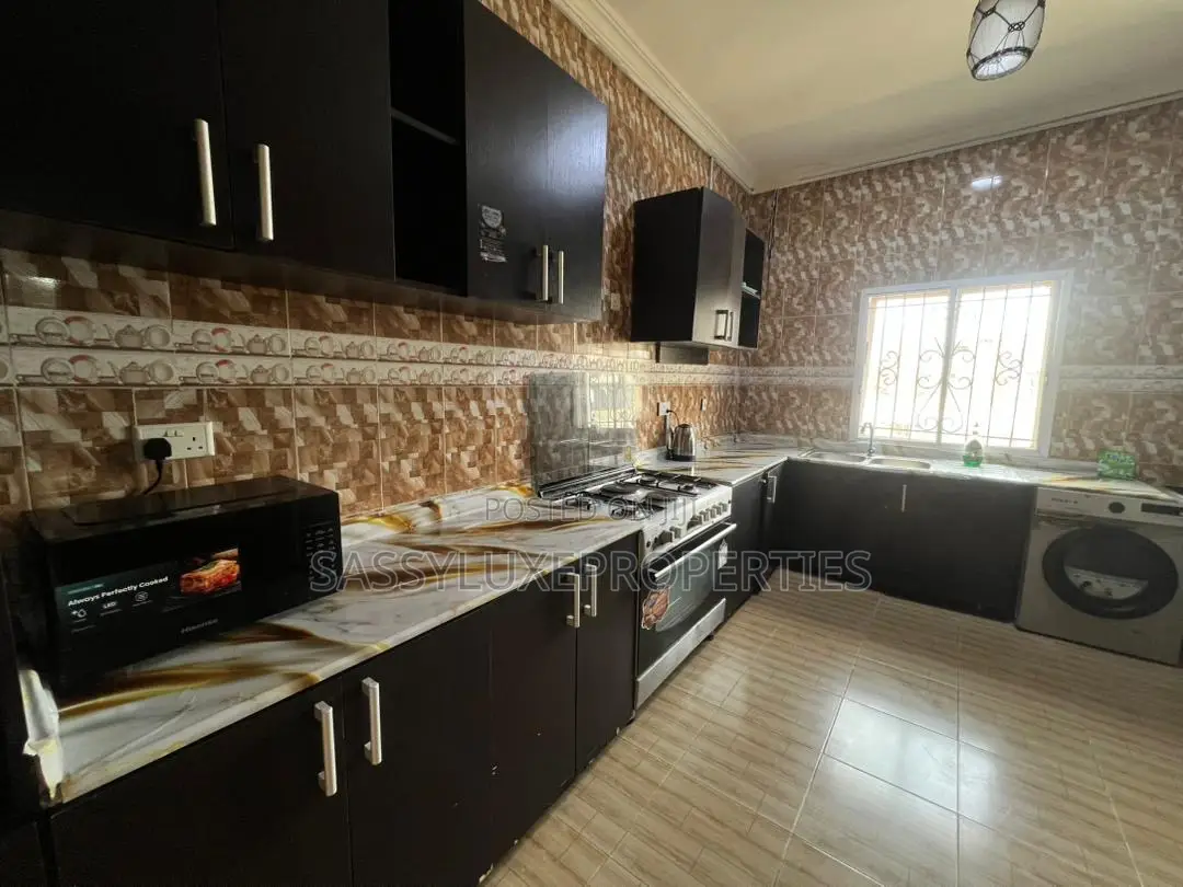Beach View 2bedroom Apartment With Pool,Snooker in Ikate