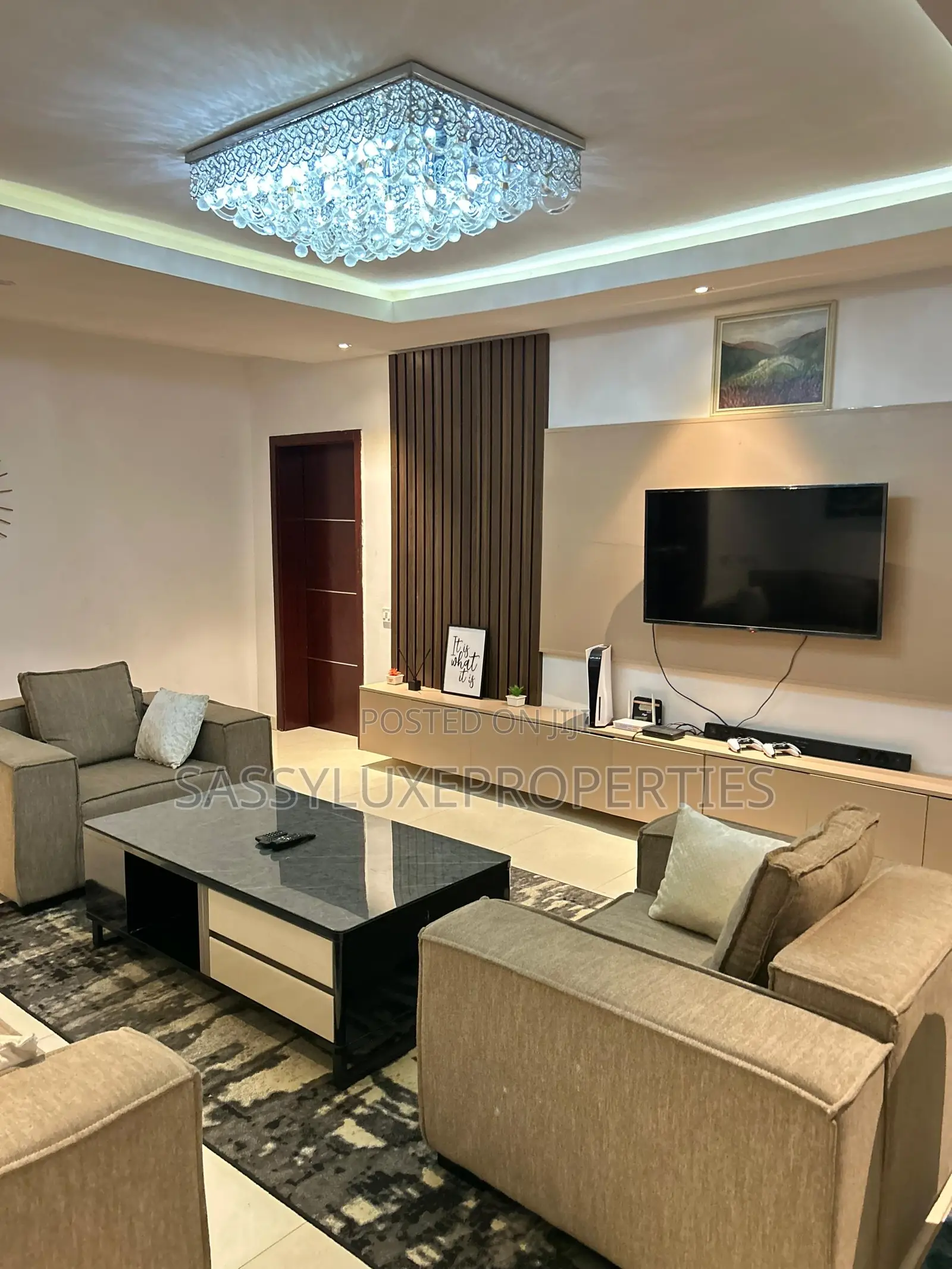 Cosy 2 Bedroom Apartment With Ps5 Console in Lekki Phase 1