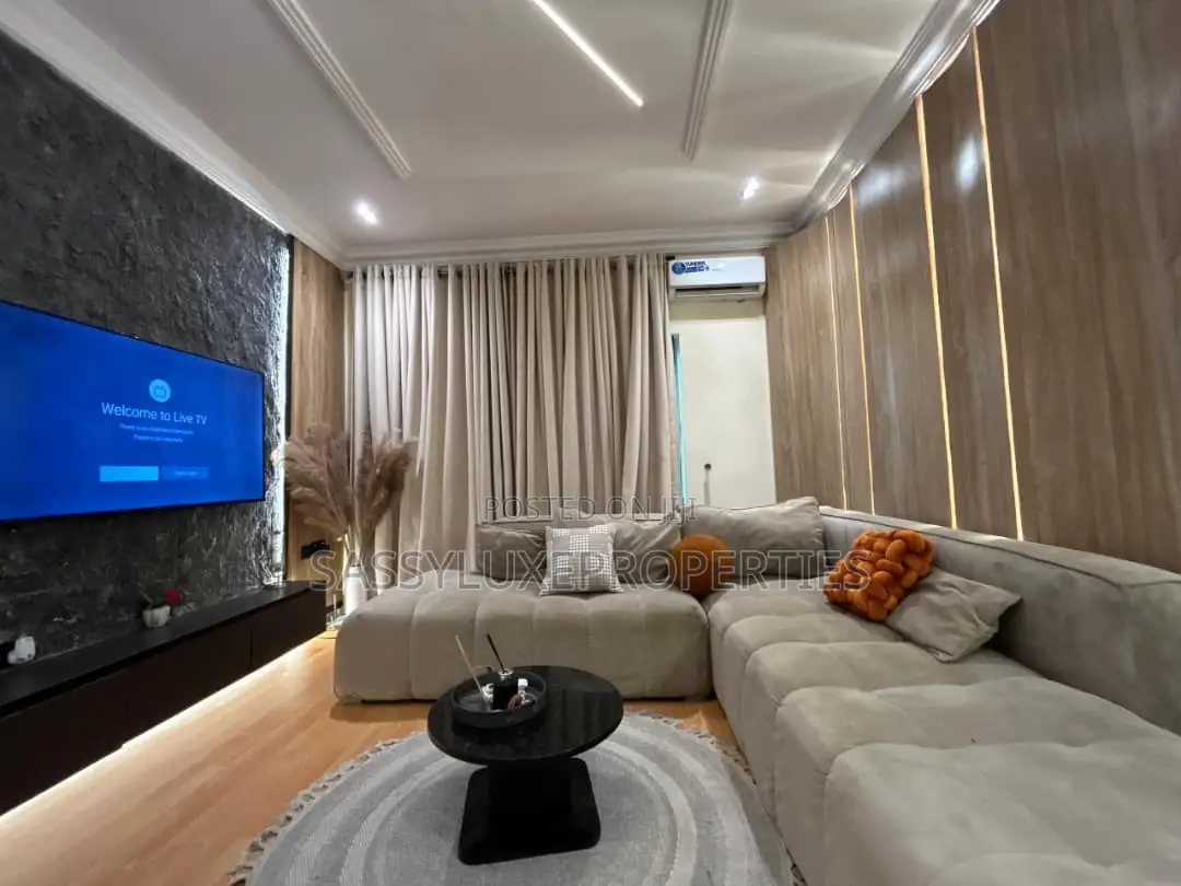 Luxury 1 Bedroom Apartment in Lekki Phase 1
