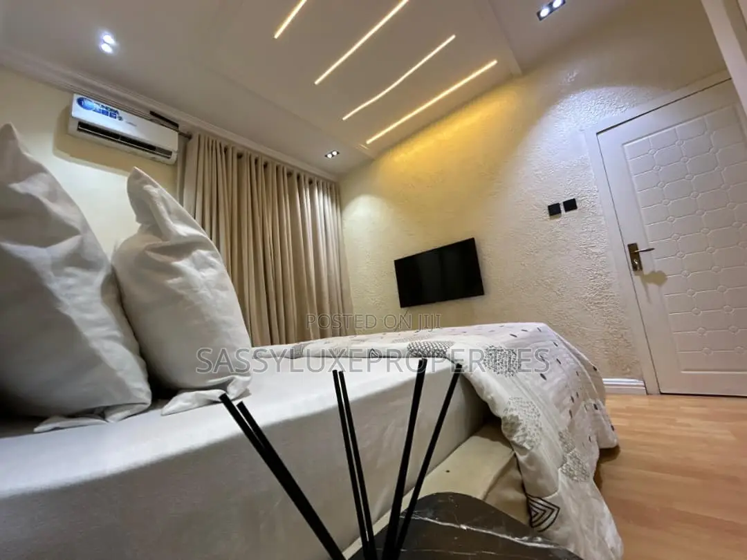 Luxury 1 Bedroom Apartment in Lekki Phase 1