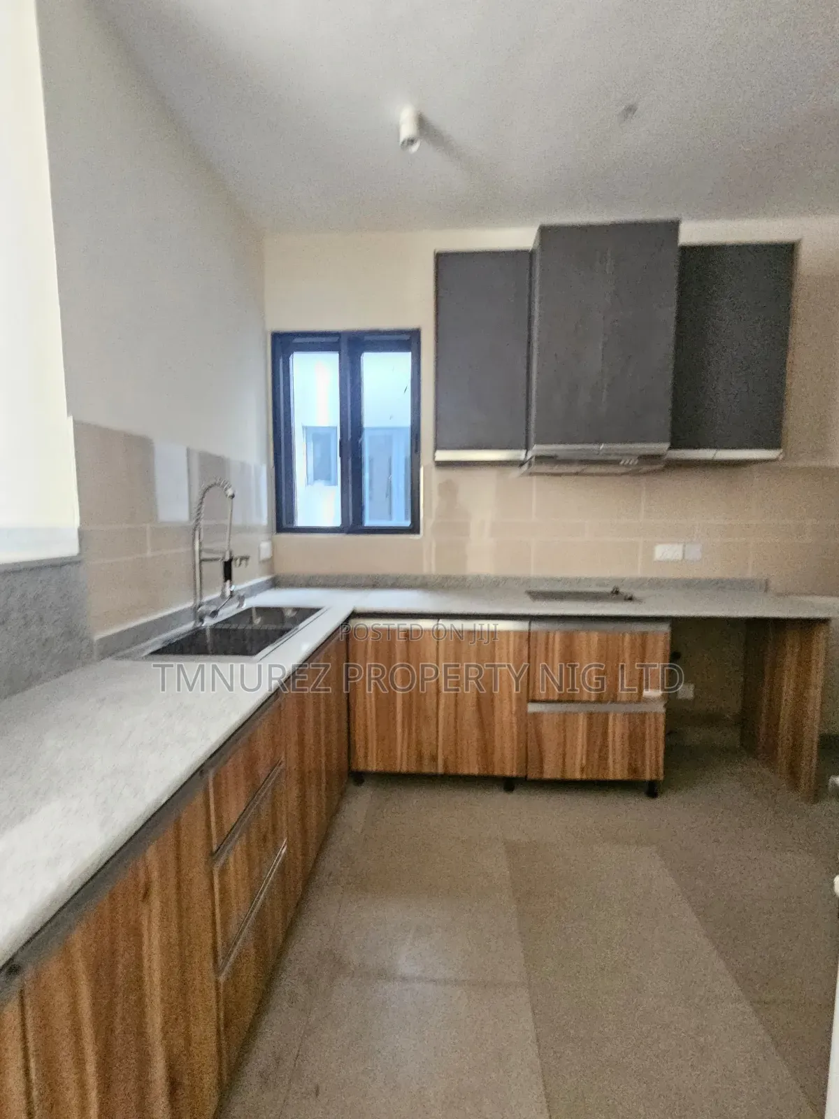3bdrm Apartment in Lekki Phase1 for sale in Lekki Phase 1