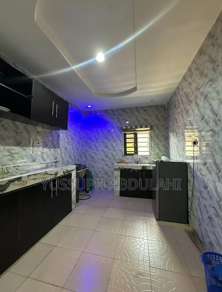 3 Bedrooms Surulere in Adelabu