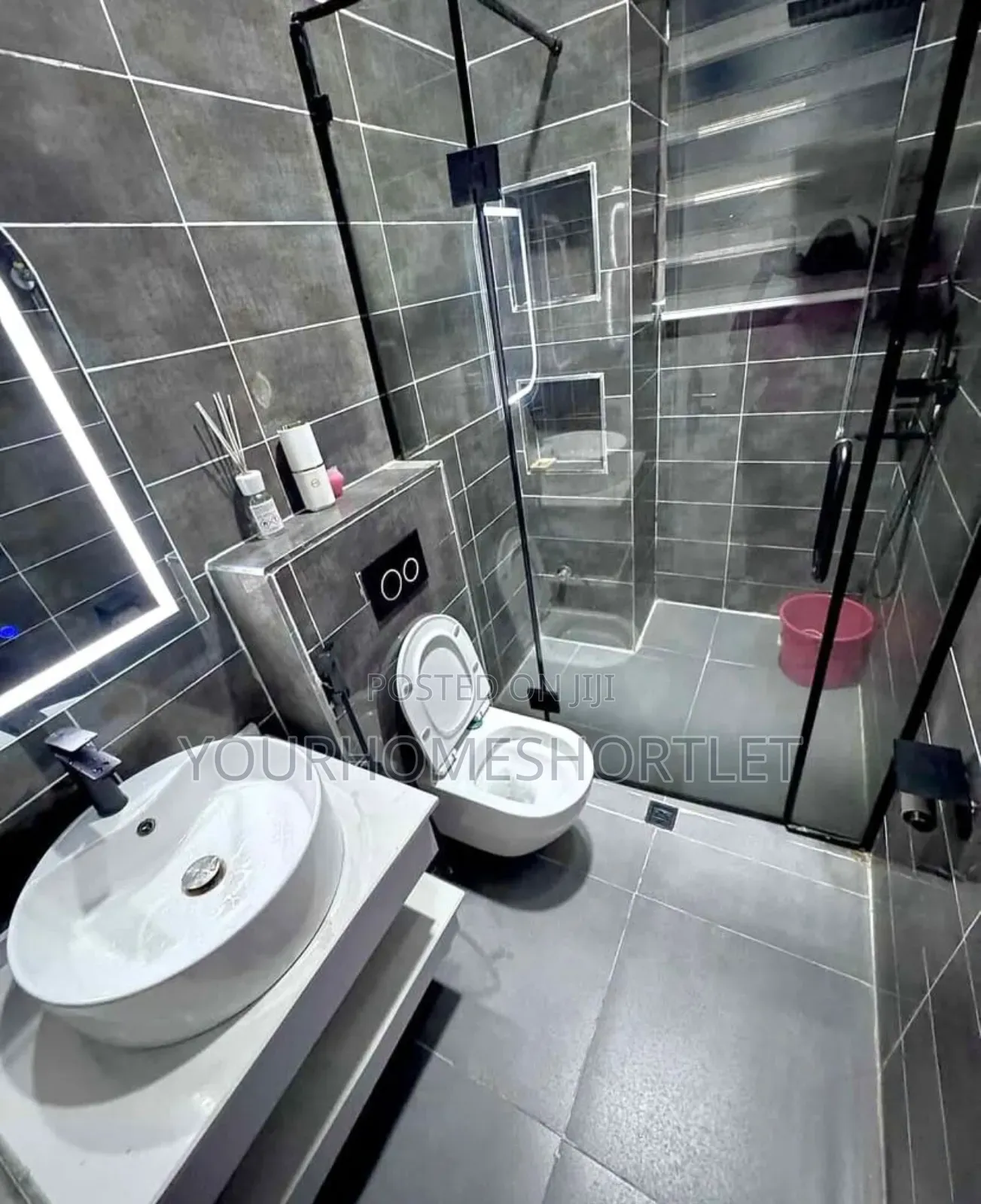 Exquisite 2 Bedroom With Snooker and Ps5 for Daily/ Weekly Deal in Katampe