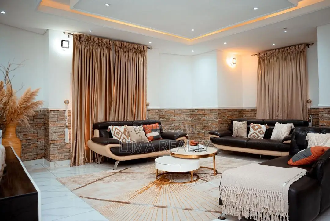 Eniville- 3 Bedroom Oniru in Idowu Taylor