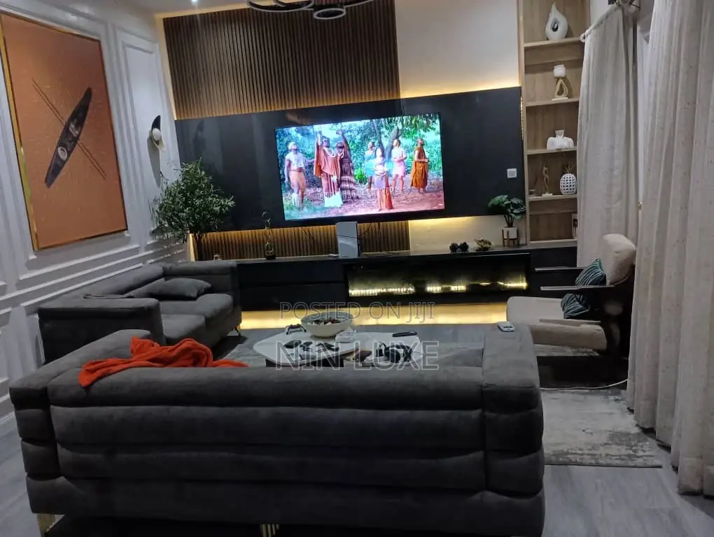 Exceptional Beautifully Furnished 4bedroom Shared Apartment in Leaking in Chevron