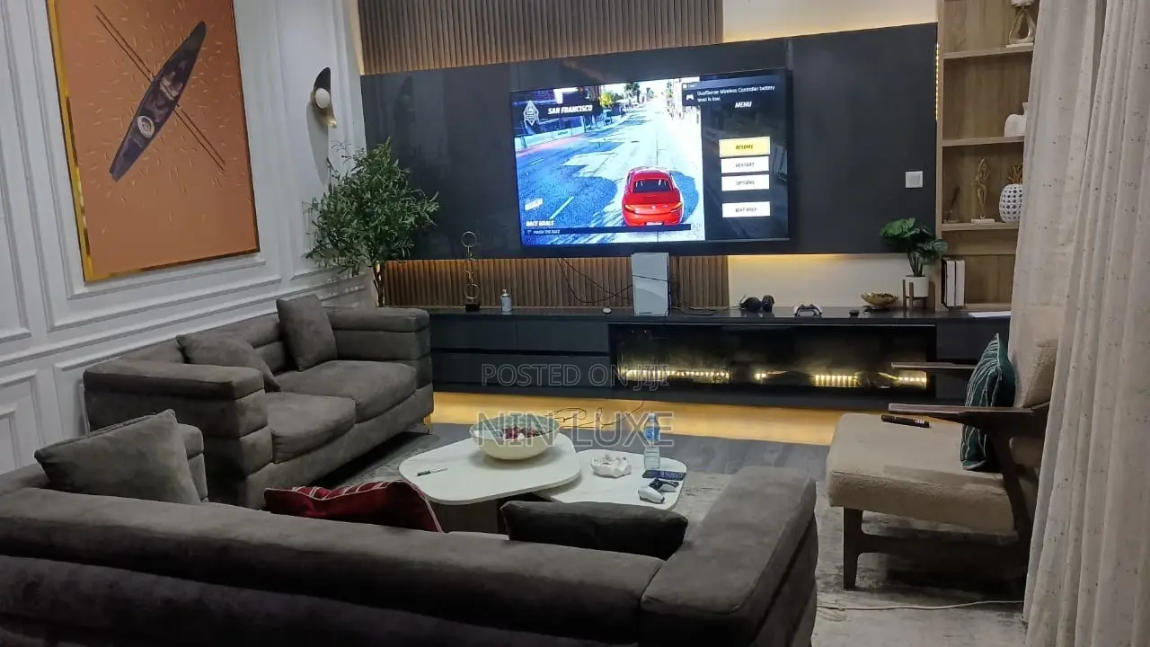 Exceptional Beautifully Furnished 4bedroom Shared Apartment in Leaking in Chevron