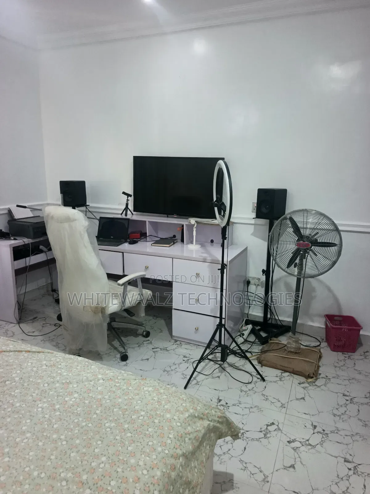 2 Bedroom Serviced Apartment For Shortlet Built For Parties in Phase 2 / Jikwoyi