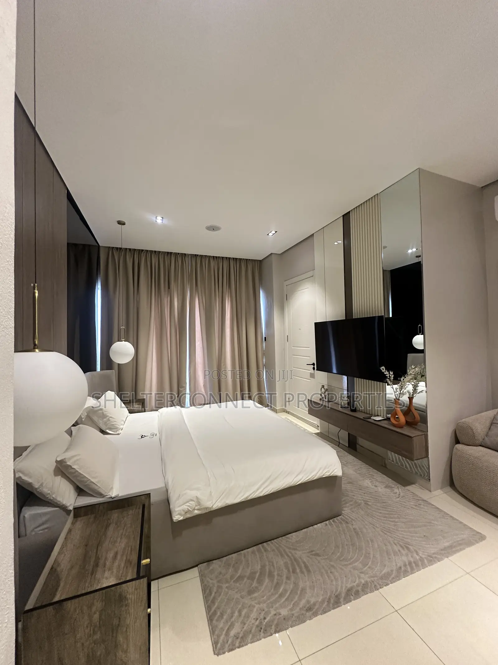 Fully Furnished 3bedroom Apartment With Pool ,Gym and Elevator in Lekki Phase 1