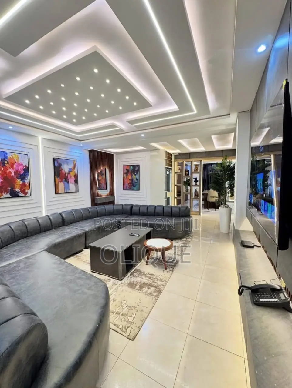 3-Bedroom Shortlet With Swimming Pool in Zone 5 / Wuse