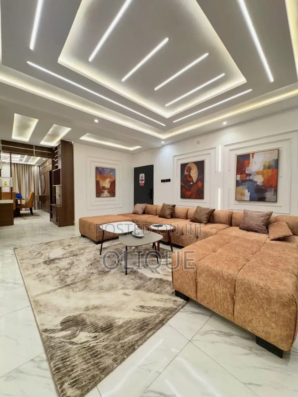 3-Bedroom Shortlet With Swimming Pool in Zone 5 / Wuse
