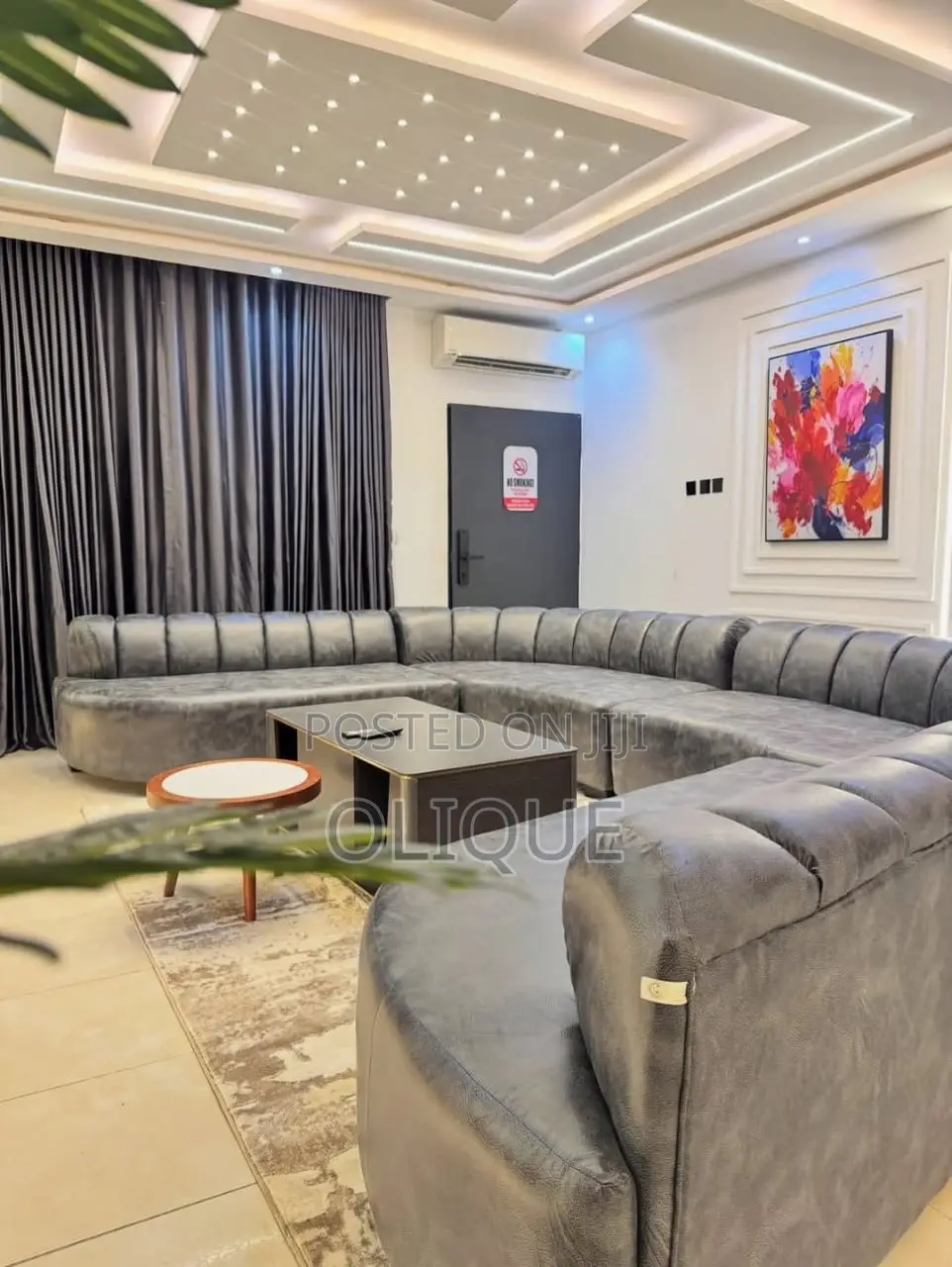 3-Bedroom Shortlet With Swimming Pool in Zone 5 / Wuse