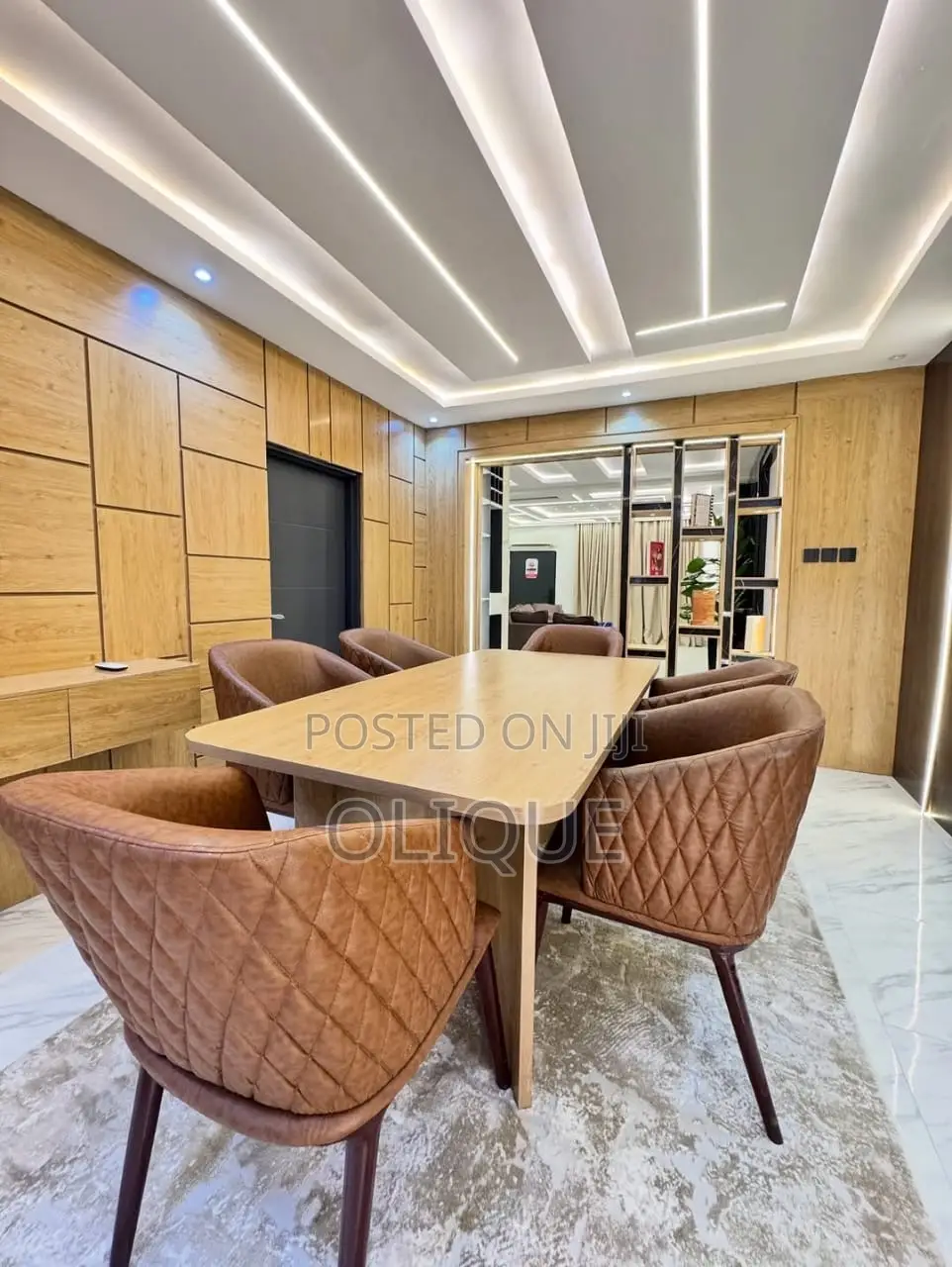3-Bedroom Shortlet With Swimming Pool in Zone 5 / Wuse