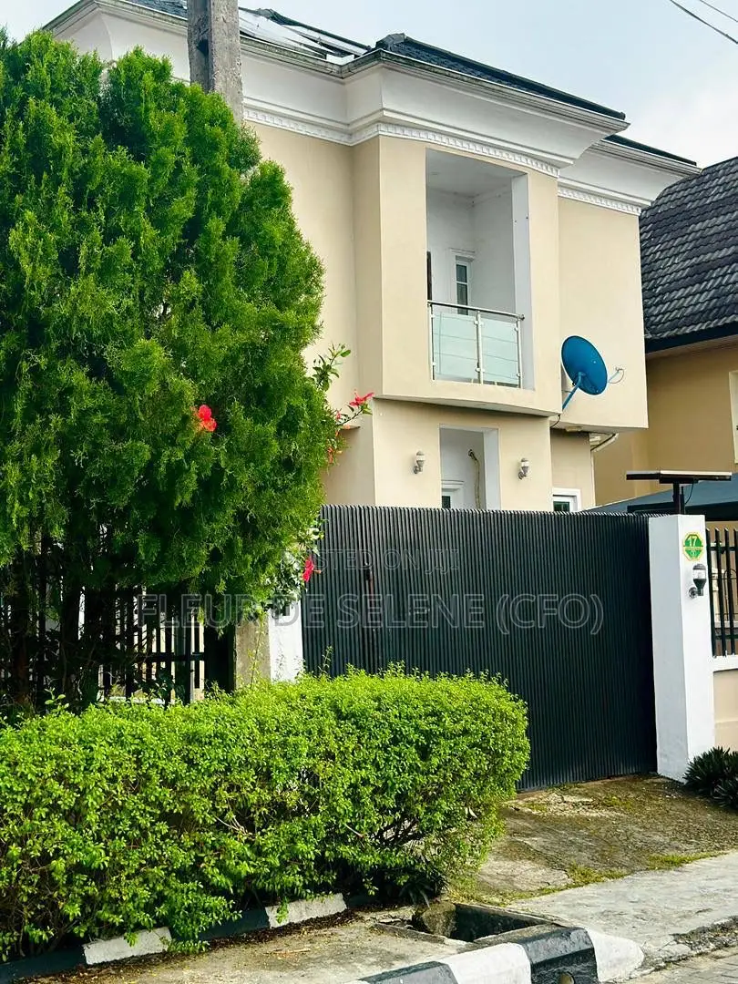 Luxurious 4 Bedroom Duplex in Sangotedo