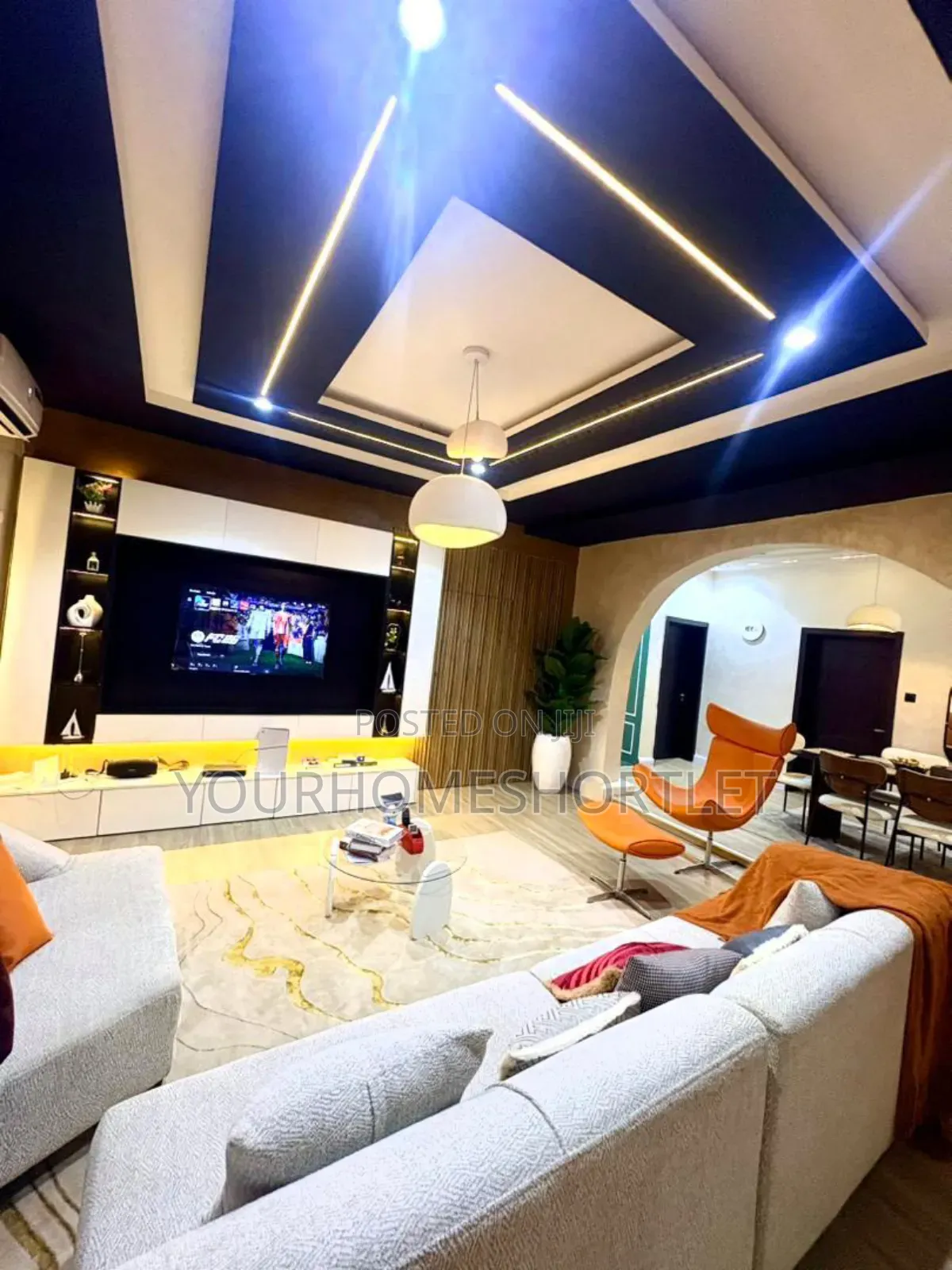New 4/ 3 Luxury Bedroom Apartment That Allows Movie Shoot and Party in Life Camp