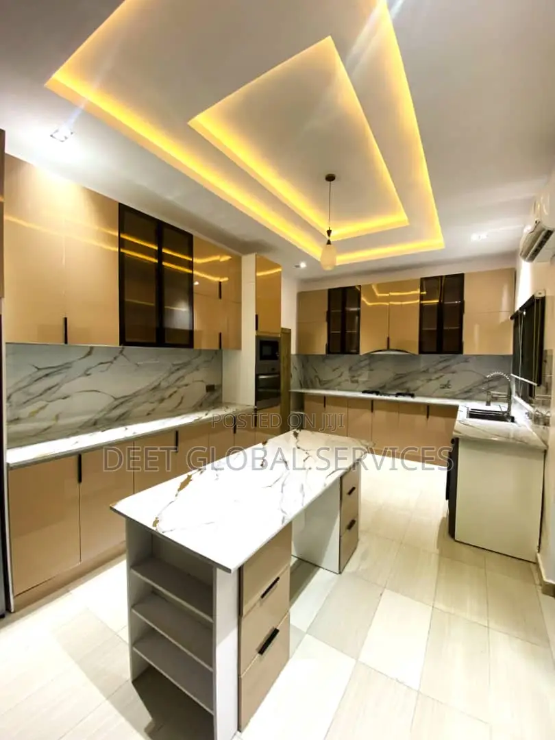 5bedroom Apartment Agungi in Agungi