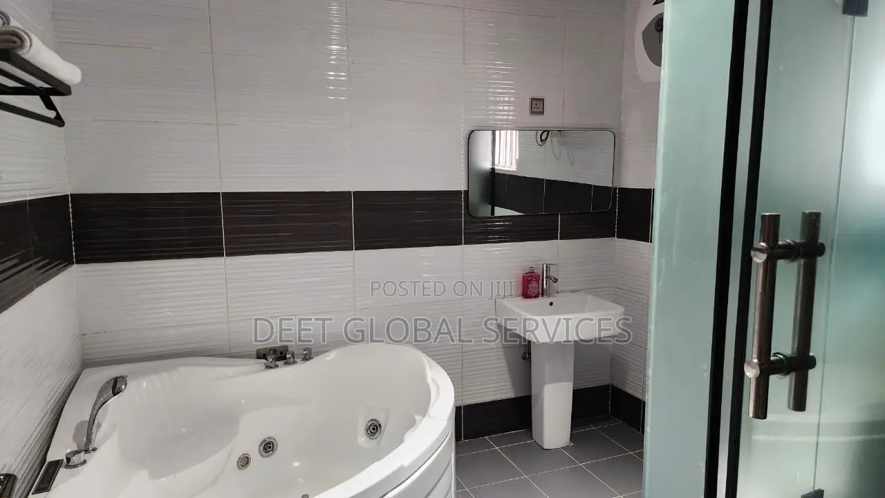 5bedroom Apartment Agungi in Agungi
