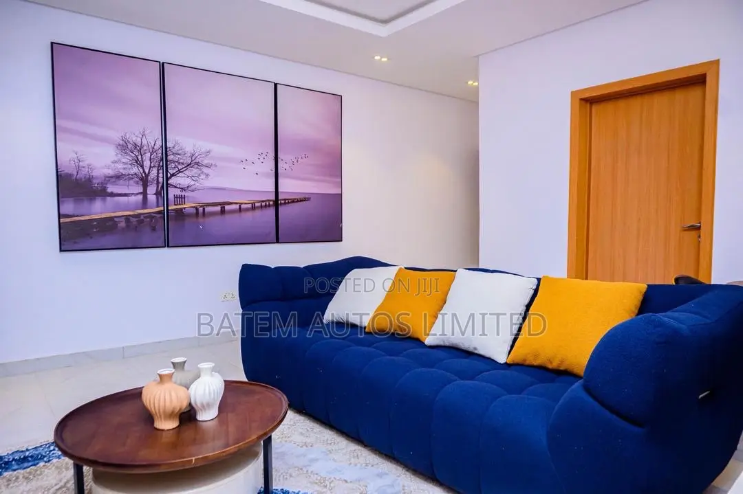 Luxury 2br in Ikeja | Pool, Gym, Ps5 | Near Airport Mall in Alausa