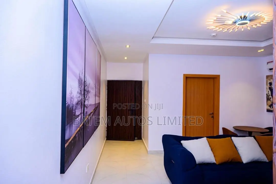 Luxury 2br in Ikeja | Pool, Gym, Ps5 | Near Airport Mall in Alausa