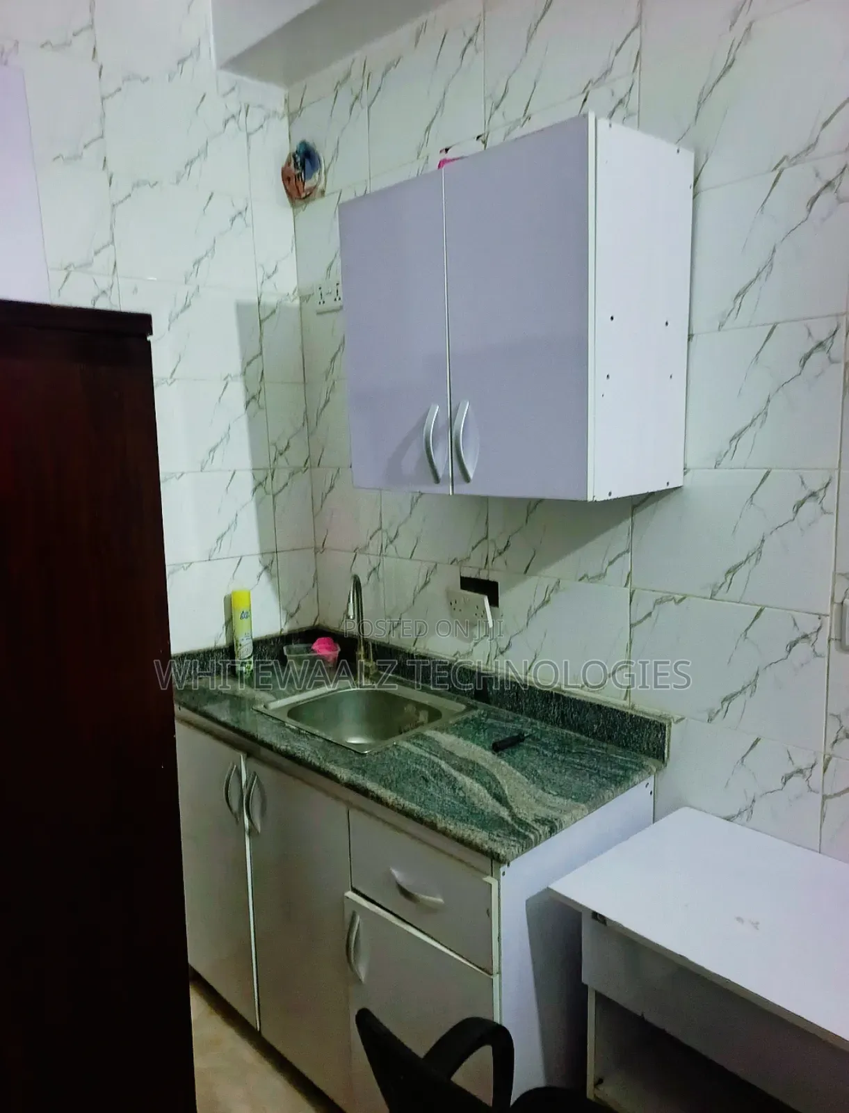 Self Contain Short Let Apartment in Phase 2 / Jikwoyi