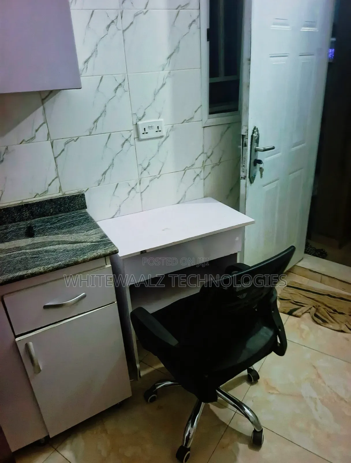 Self Contain Short Let Apartment in Phase 2 / Jikwoyi