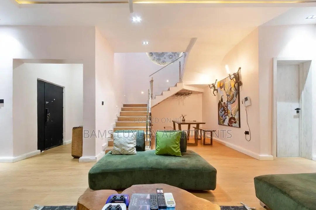 Affordable Four Bedrooms at the Island for Short Stay in Ikate