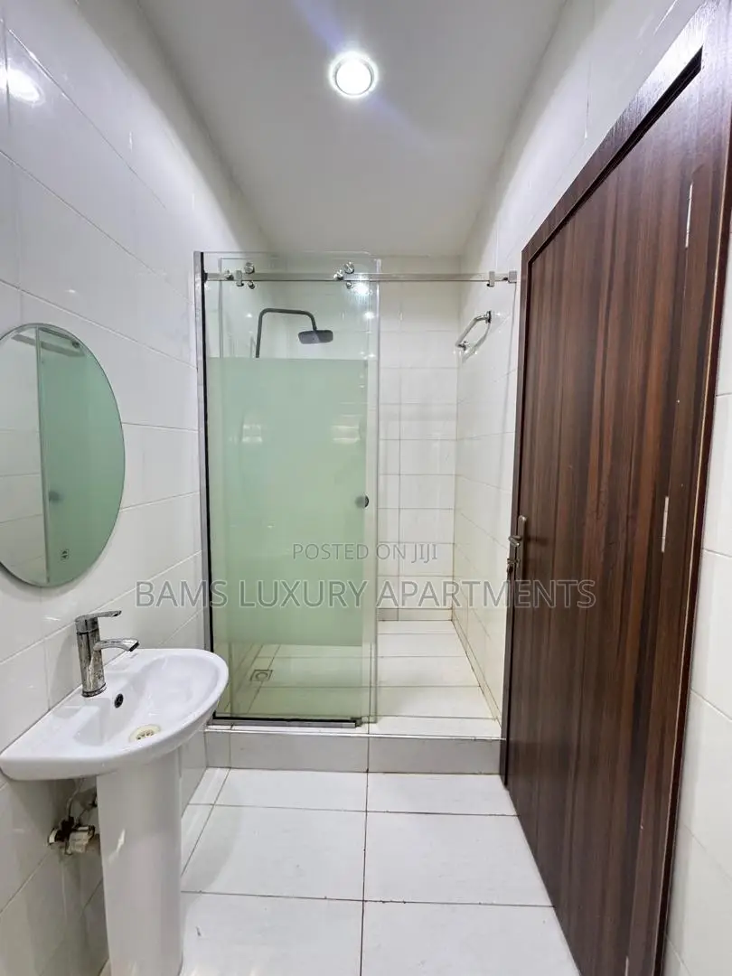 3 Rooms Short Stay Services in Agungi