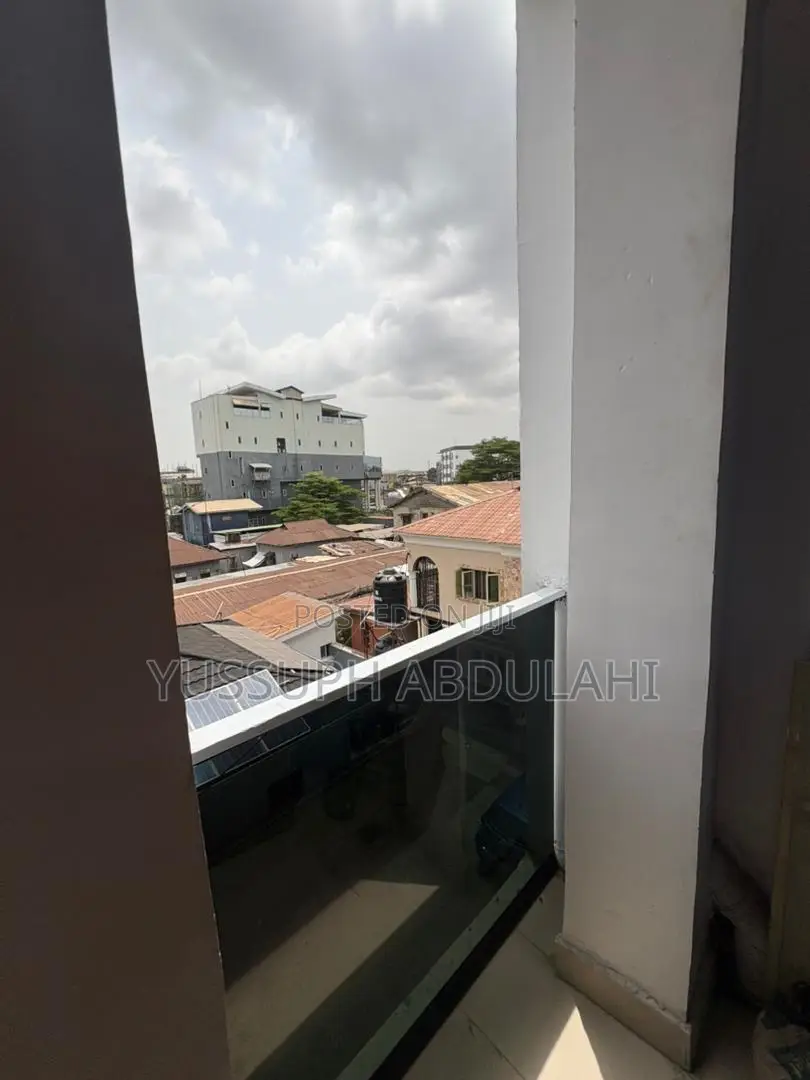 1 Bedroom Yaba in Alagomeji