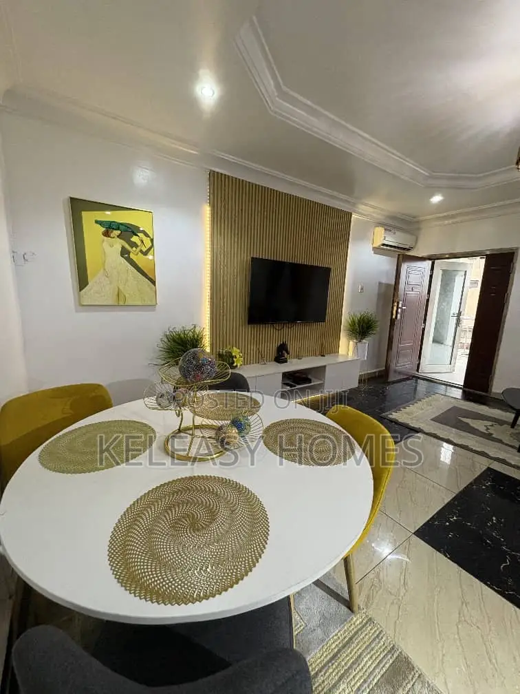 4bedroom Apartment in Allen Avenue