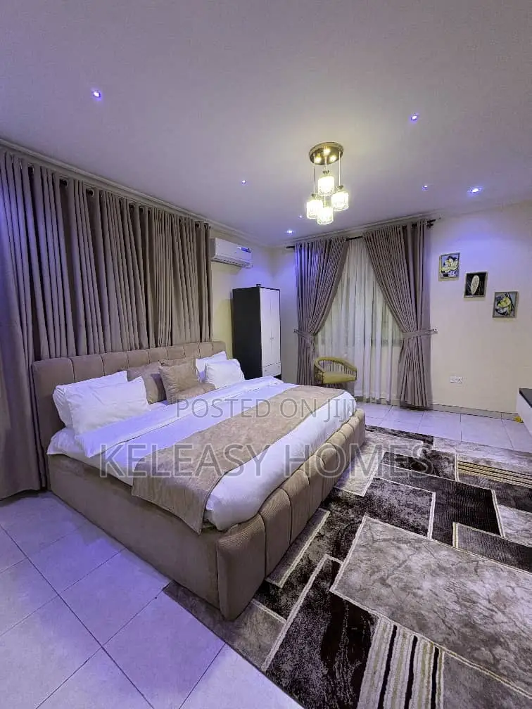 4bedroom Apartment in Allen Avenue