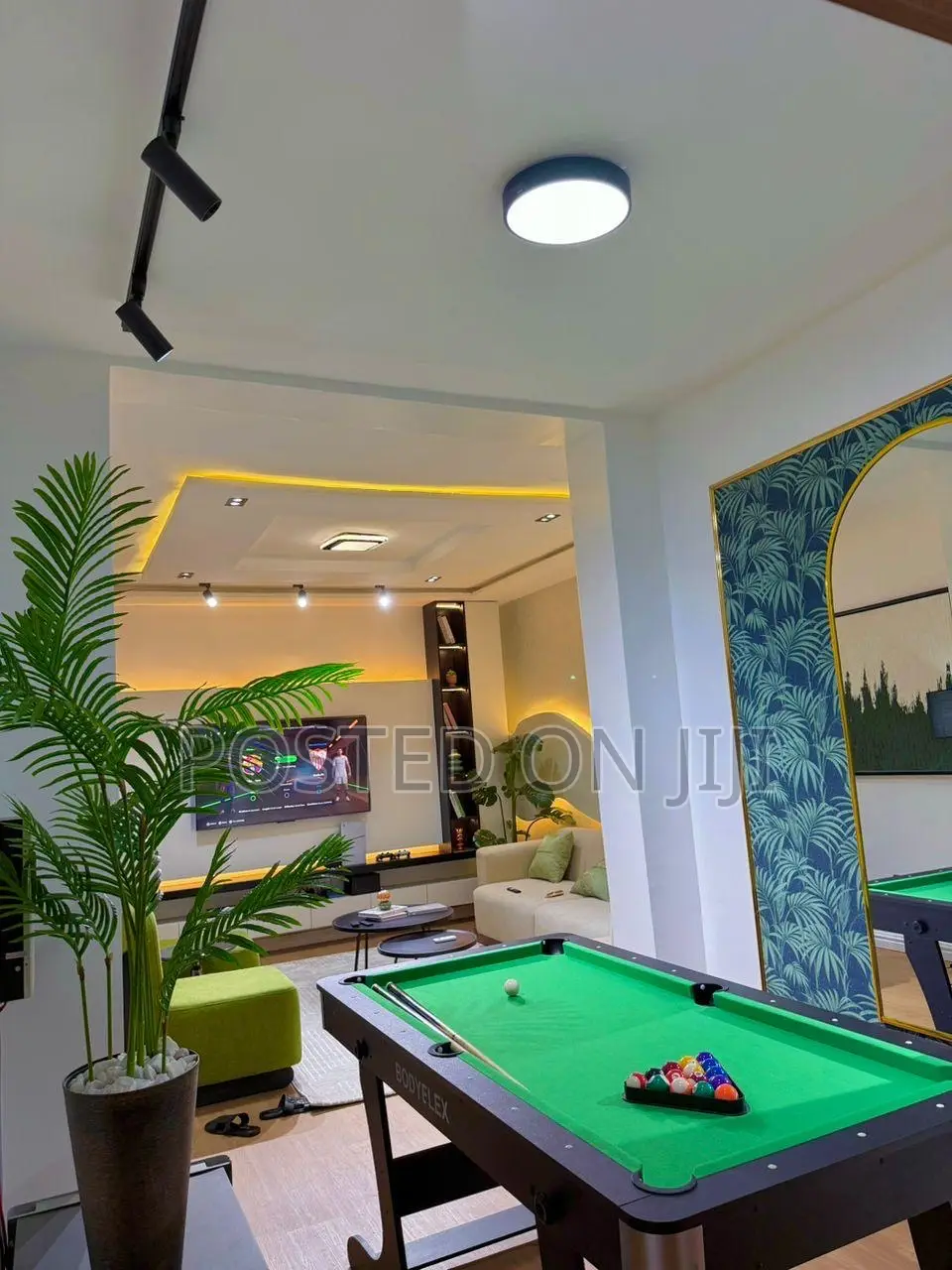 Luxury 2 Bed Shortlet Apartment With Snooker in Guzape Abuja in Guzape District
