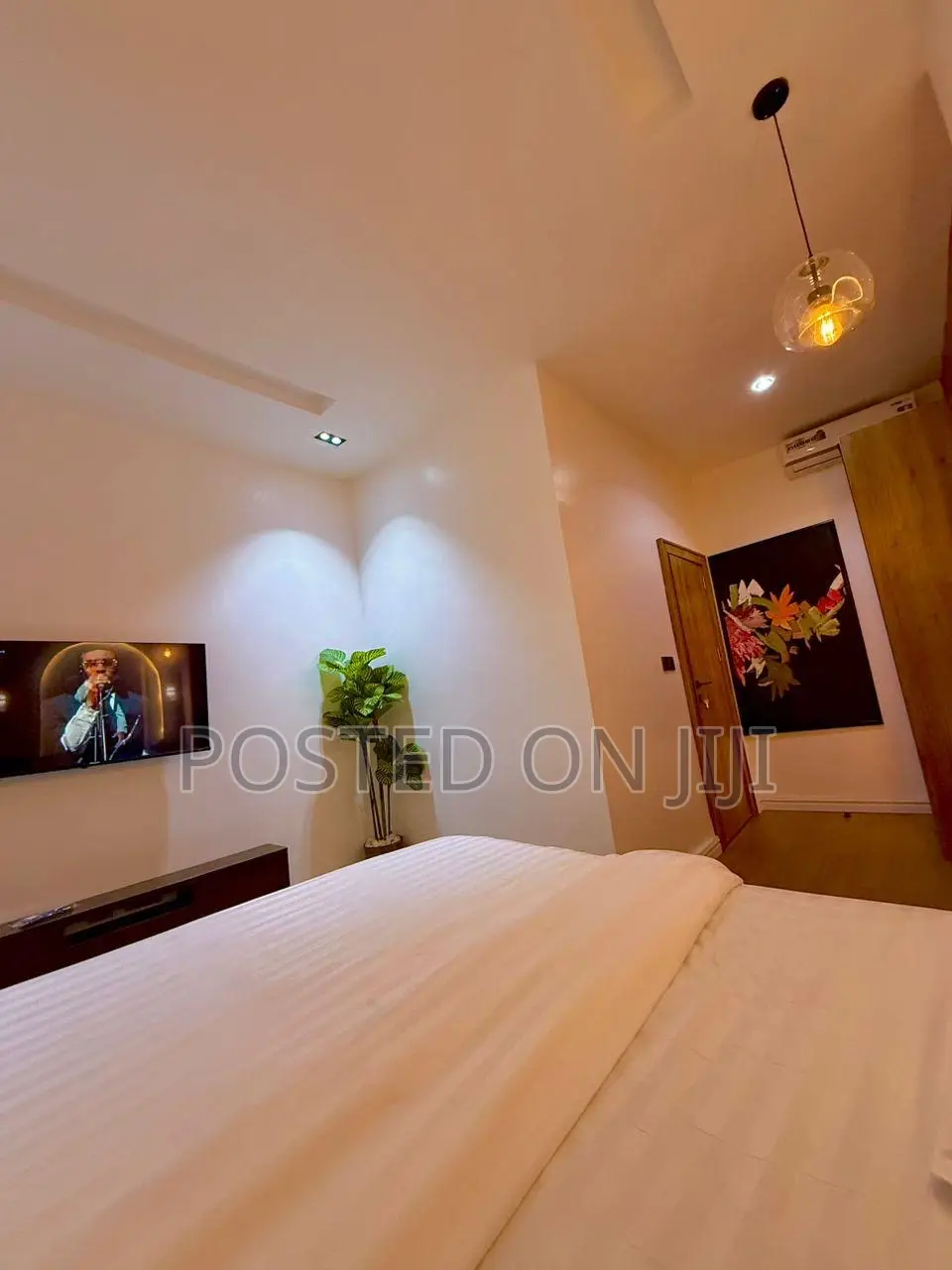 Luxury 2 Bed Shortlet Apartment With Snooker in Guzape Abuja in Guzape District