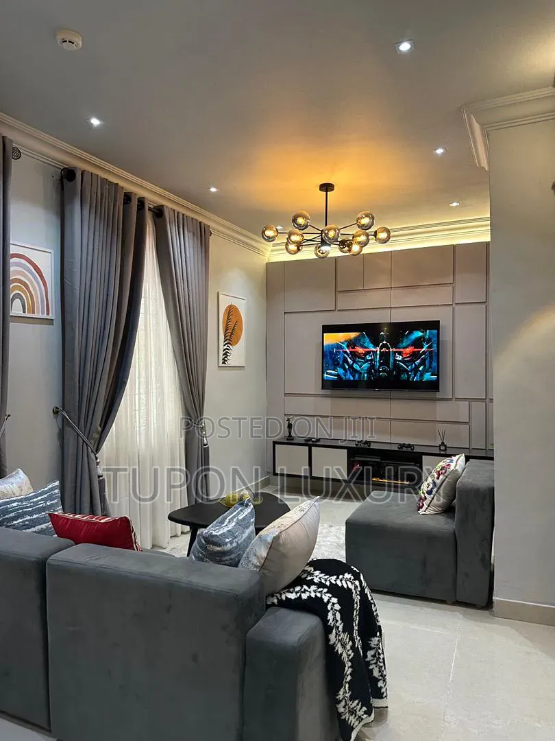 Luxury 1bedroom Apartment With Work Station and Ps4 in Victoria Island Extension