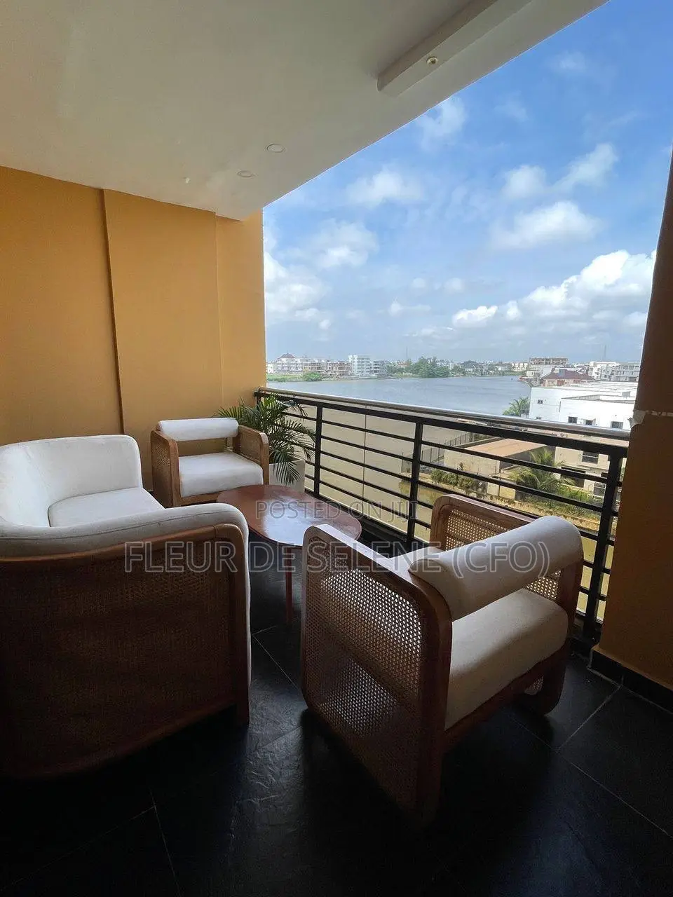 Luxurious 3 Bedroom Waterfront Apartment in Banana Island