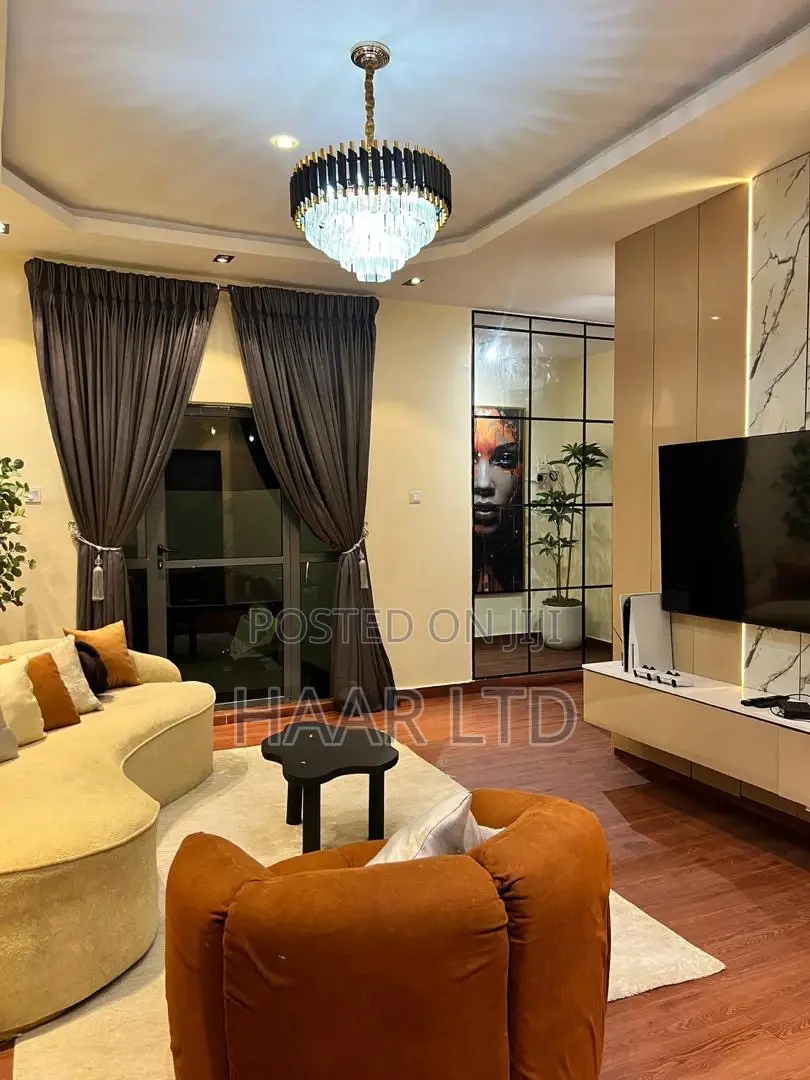 Beautiful 1bedroom Penthouse With Bathtub in Ikate