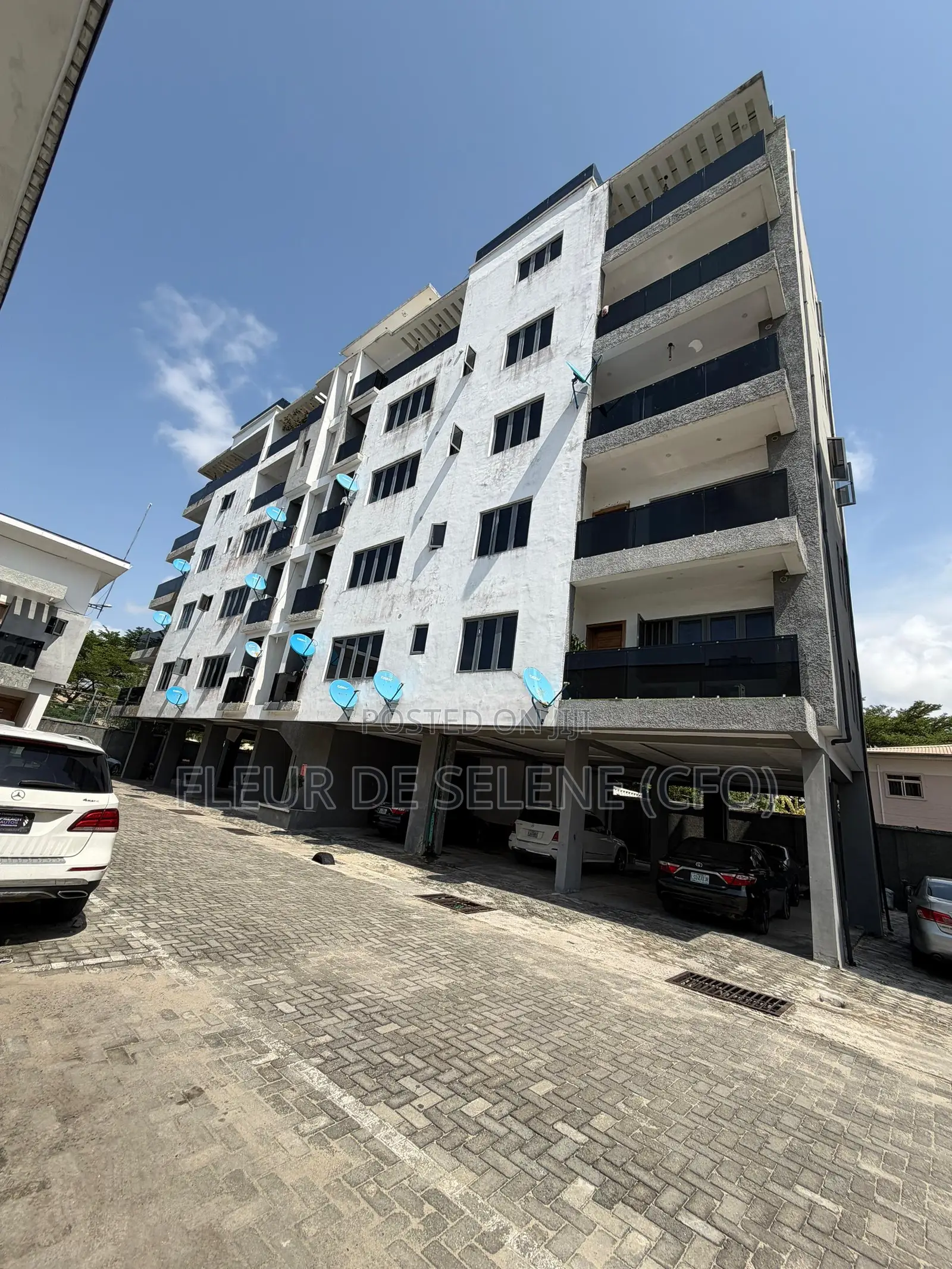 Luxurious One Bedroom Apartment in Ikate