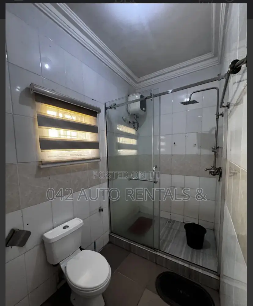 1 Bedroom Apartment in Wuye With a Balcony in Wuye
