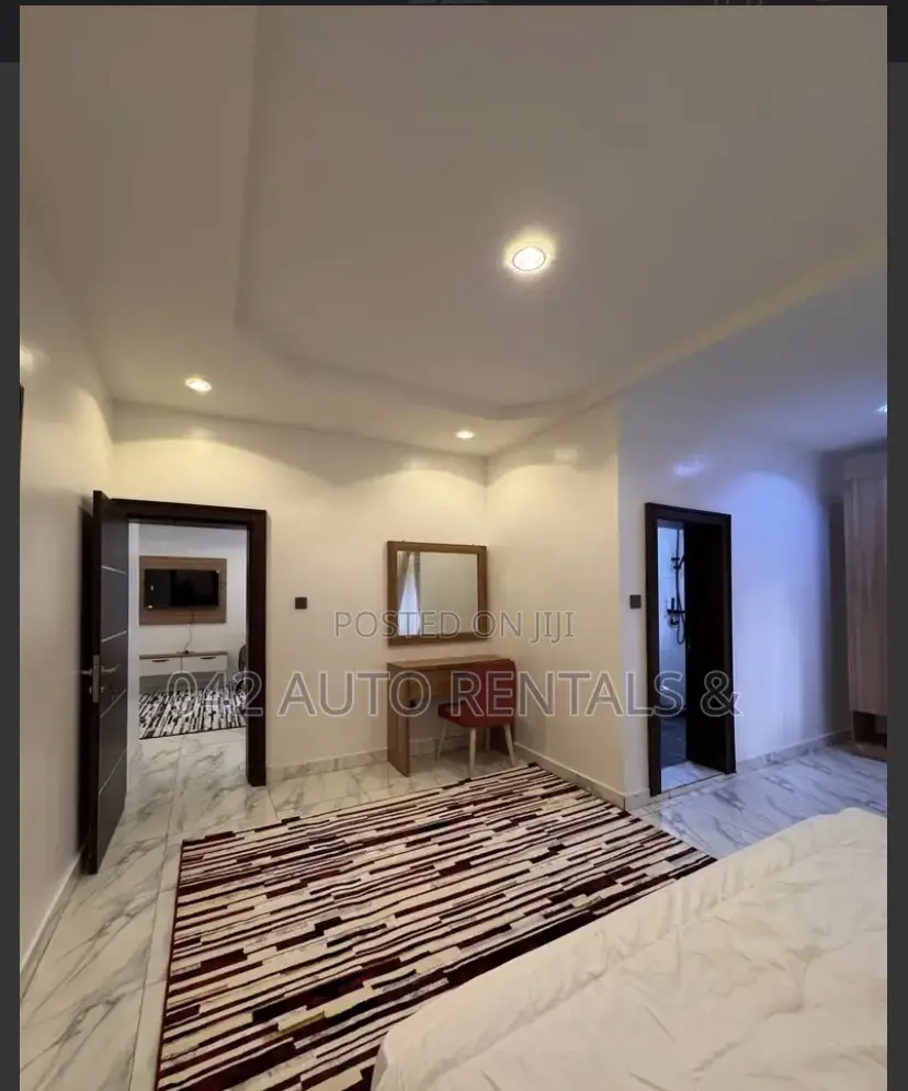 1 Bedroom Apartment in Wuye With a Balcony in Wuye