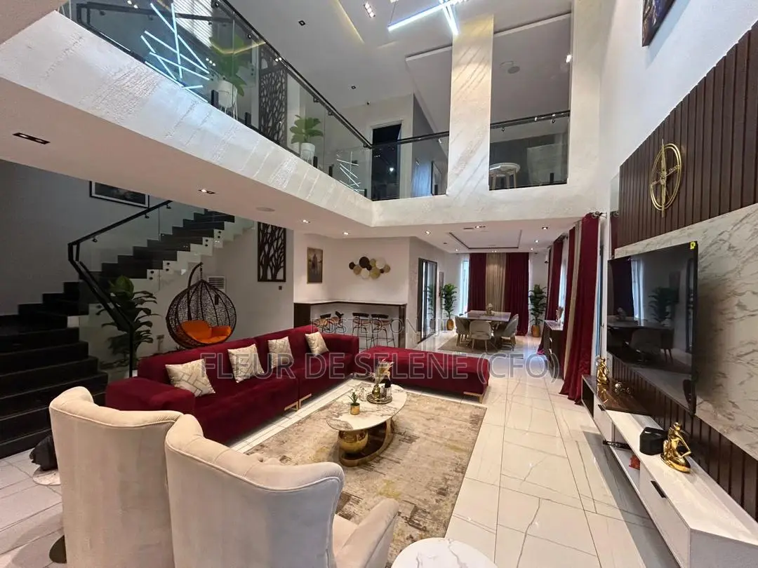 Luxurious 5 Bedroom Manson With Private Cinema in Lekki Phase 1
