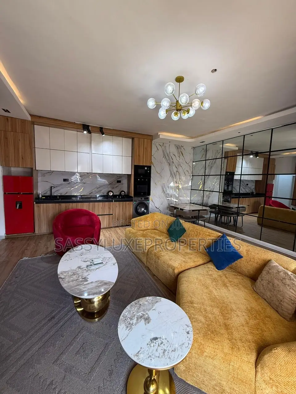 2 Bedroom Apartment With Gym Bathtub in Osapa london