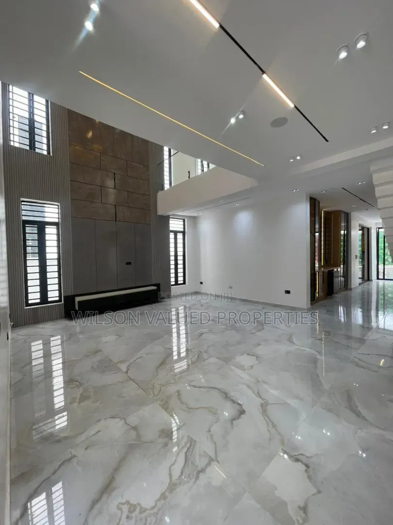 5bdrm Duplex in Wvp Homes, Lekki Phase 1 for sale in Lekki Phase 1