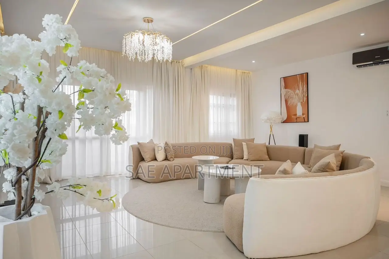 Luxurious Three Bedroom Apartment, Ikoyi Lagos in Ikoyi
