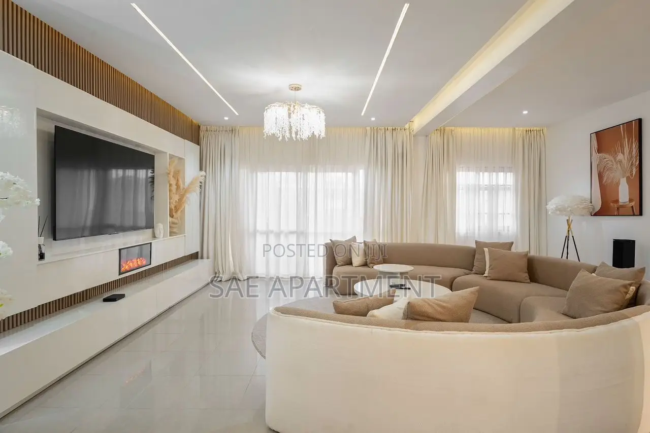 Luxurious Three Bedroom Apartment, Ikoyi Lagos in Ikoyi