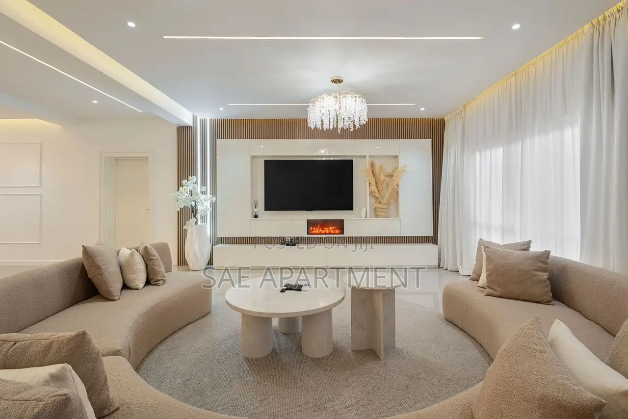 Luxurious Three Bedroom Apartment, Ikoyi Lagos in Ikoyi