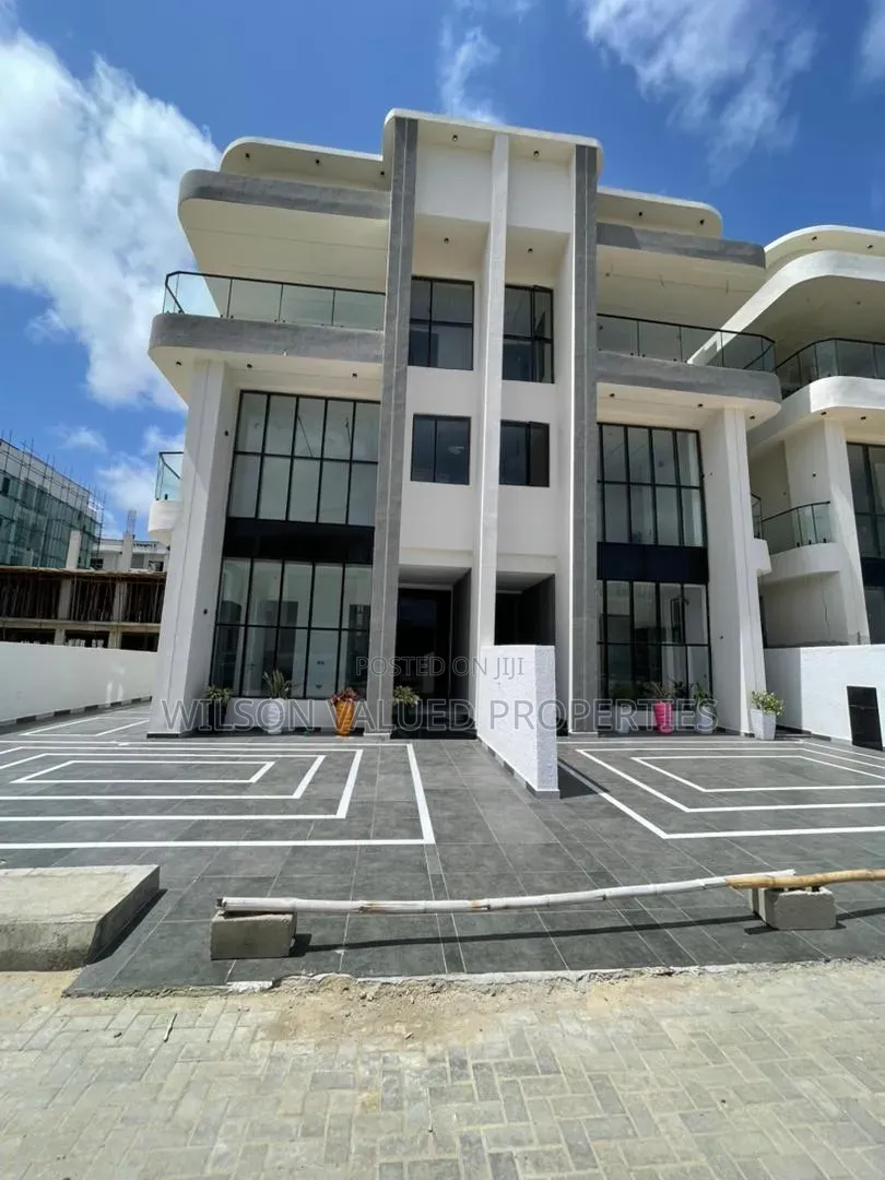 5bdrm Mansion in Wvp Homes 🏡, Lekki Phase 1 for sale in Lekki Phase 1