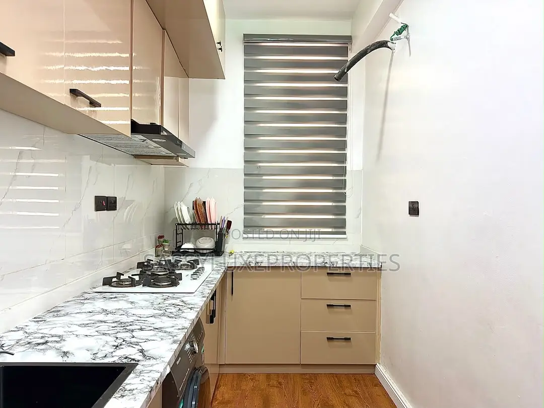 Beny 2 Bedroom Apartments With Ps5,Snookers .Air Hockey ,Baloney in Lekki Phase 1