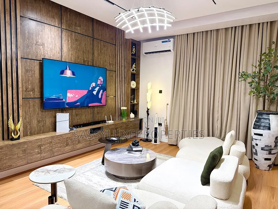 Beny 2 Bedroom Apartments With Ps5,Snookers .Air Hockey ,Baloney in Lekki Phase 1